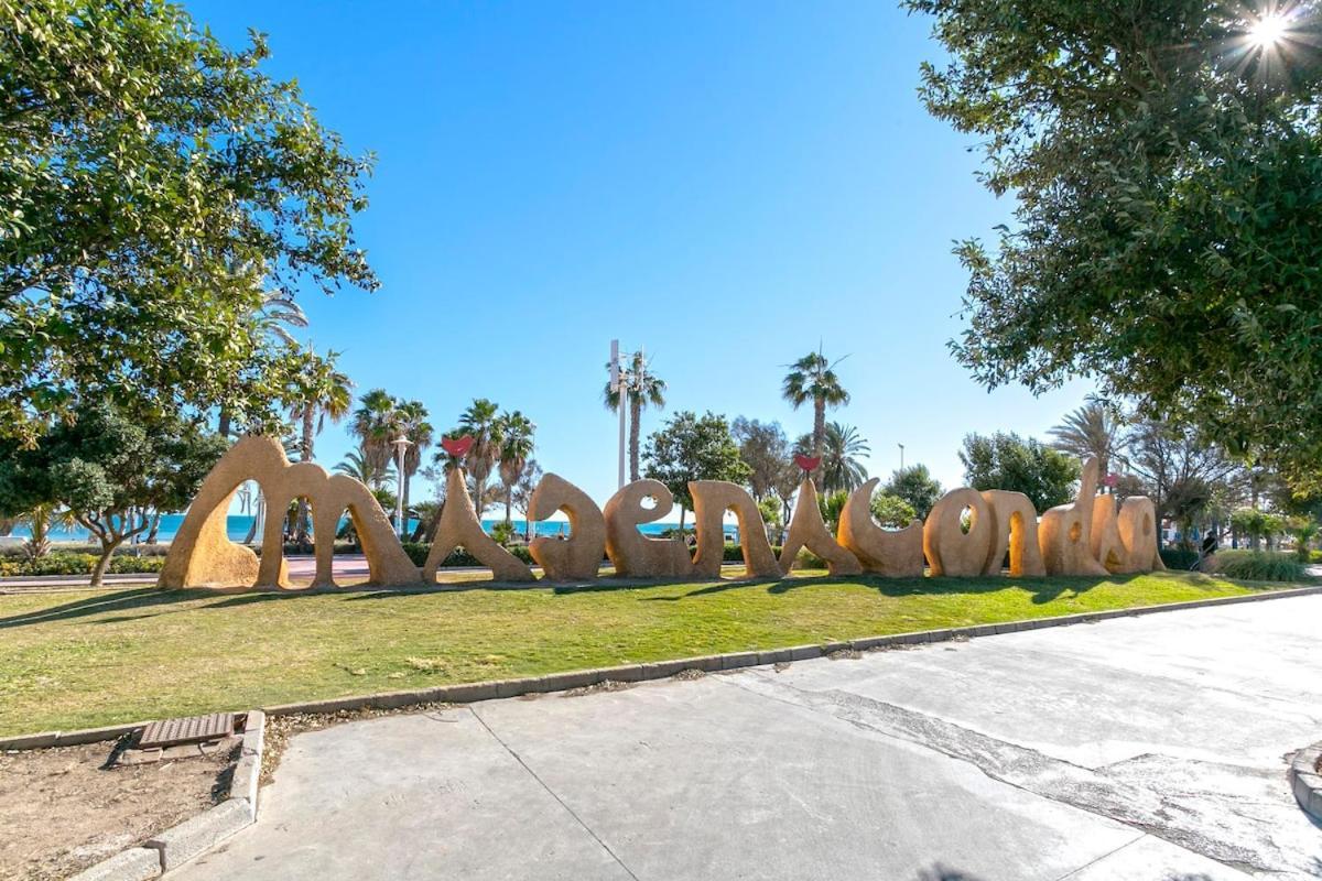 -Malagasunapts- West Beach Malaga Seafood & Relax Экстерьер фото